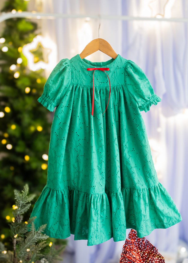 Noelle | Embroidred Green